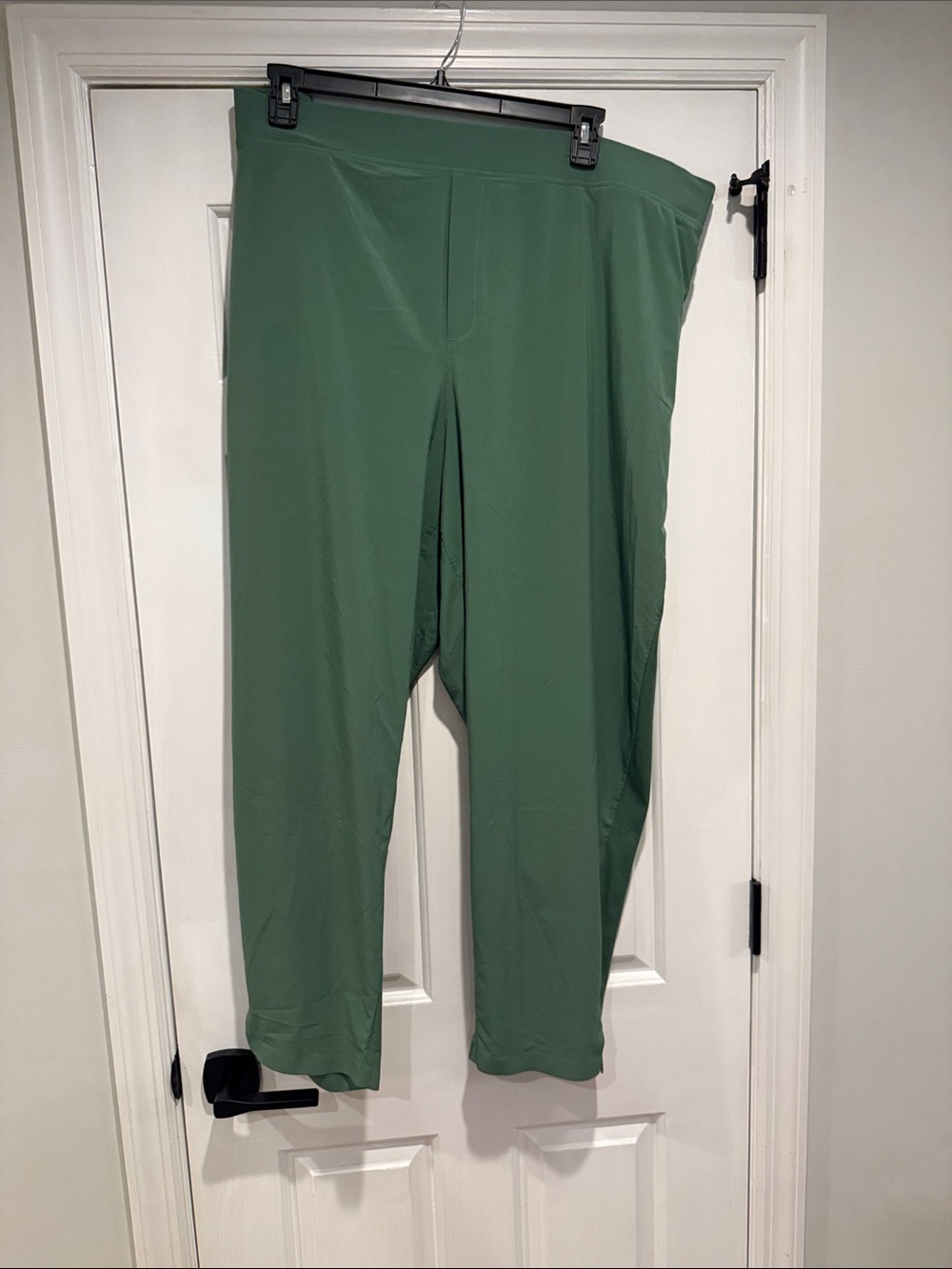 Athleta Brooklyn Green Capri Pants
